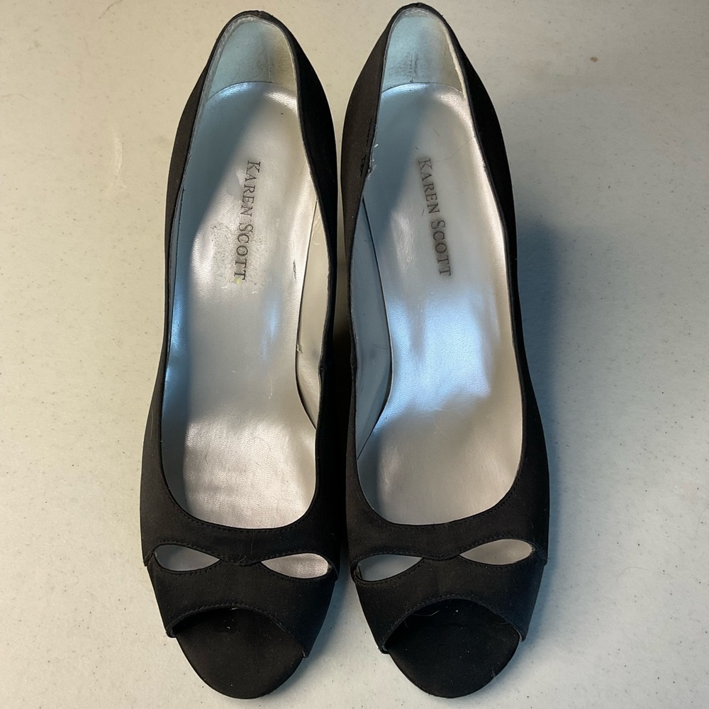 Karen Scott Black Peep-Toe Women's Shoes size 8